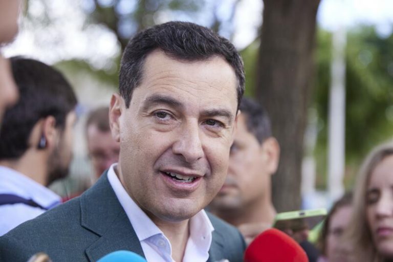Moreno: «Voy a intentar hacer un Ayuso, un gobierno monocolor con apoyo puntual de Vox»