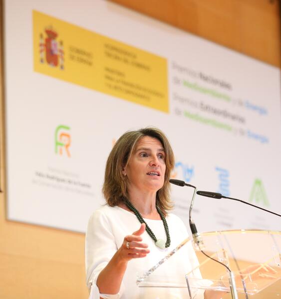 Ribera retrasa el debate sobre un impuesto adicional a las eléctricas a los Presupuestos