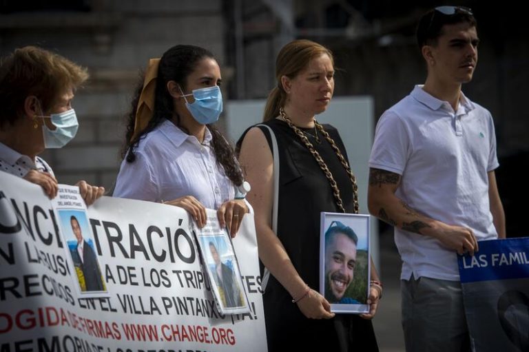 Los familiares del Villa de Pitanxo rechazan la mediación del Gobierno y pactarán una reunión con Canadá