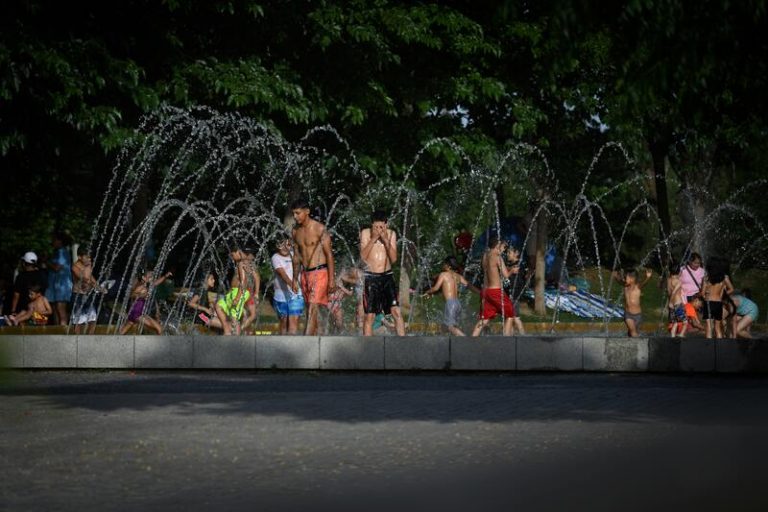 La ola de calor no afloja mientras España se derrite. El tiempo del 16 de junio