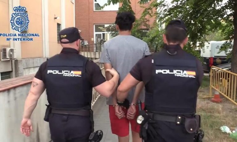 Detenidos 7 ‘trinitarios’ por apuñalar a un joven en un centro comercial de Vallecas (Madrid)