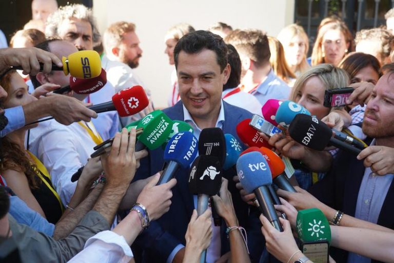 Moreno asegura que «Andalucía ha marcado otro rumbo» a la política con su discurso «sereno»
