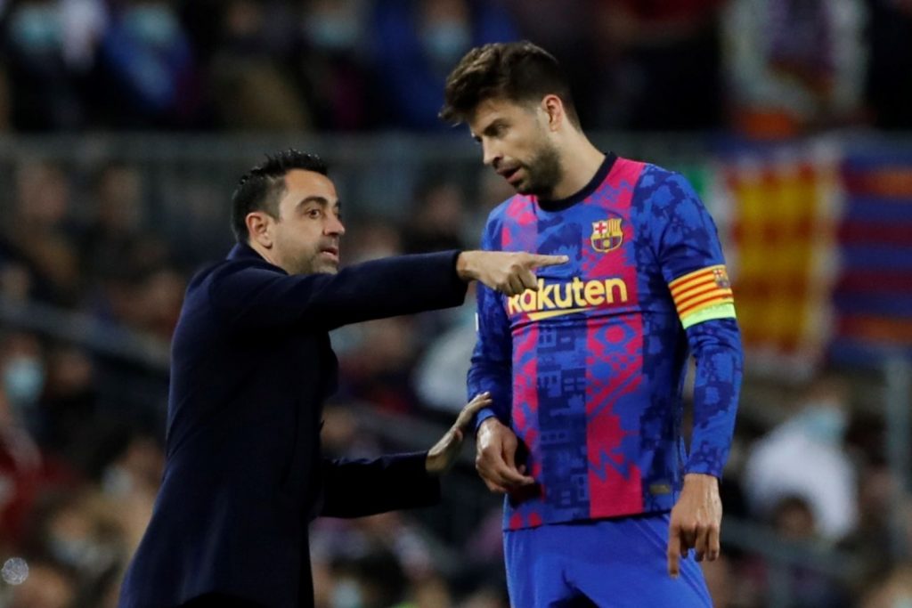 Dilemas entre Piqué y Xavi en el Barcelona 