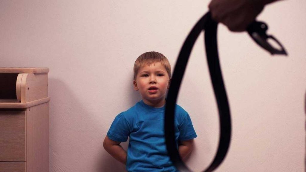 Ir a la cárcel por darle un cachete a tu hijo