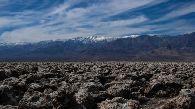 El Valle de la muerte y otros lugares asombrosos del mundo para visitar en verano