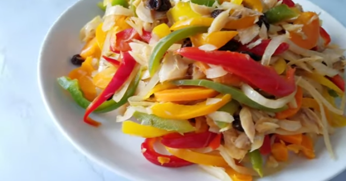 El ingrediente que le da un sabor especial a tu ensalada con bacalao