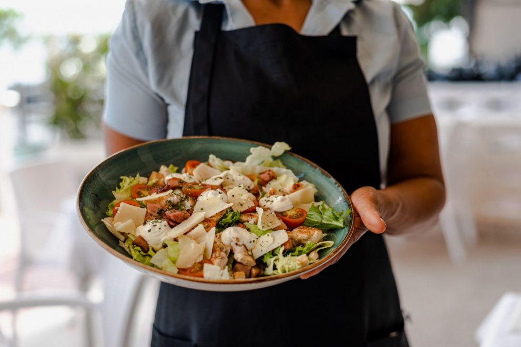 El ingrediente que le da un sabor especial a tu ensalada con bacalao