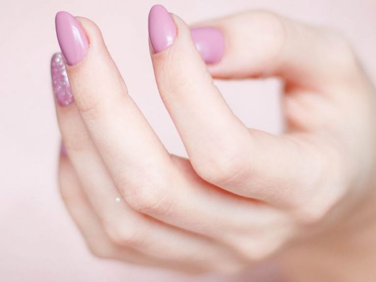 El truco para dejar de morderte las uñas