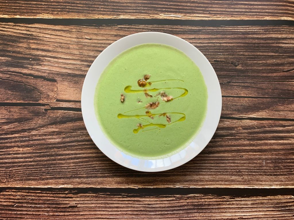 Gazpacho verde el plato veggie que tomarás todos los días de verano