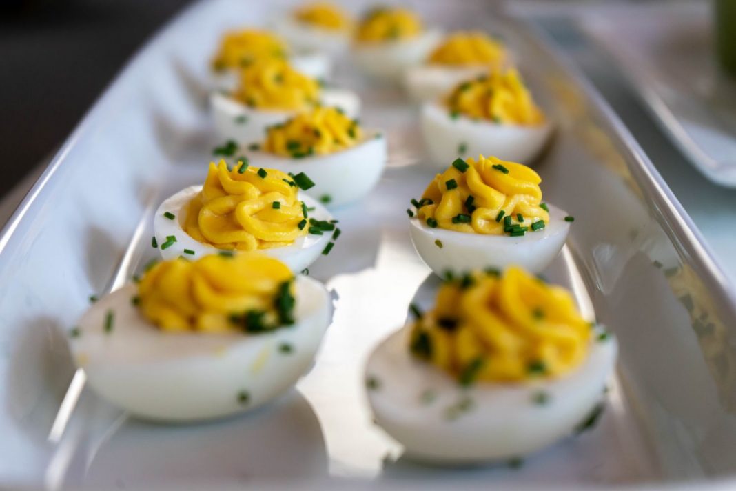 Huevos rellenos 10 recetas de Arguiñano, Dani García y David de Jorge para disfrutarlos