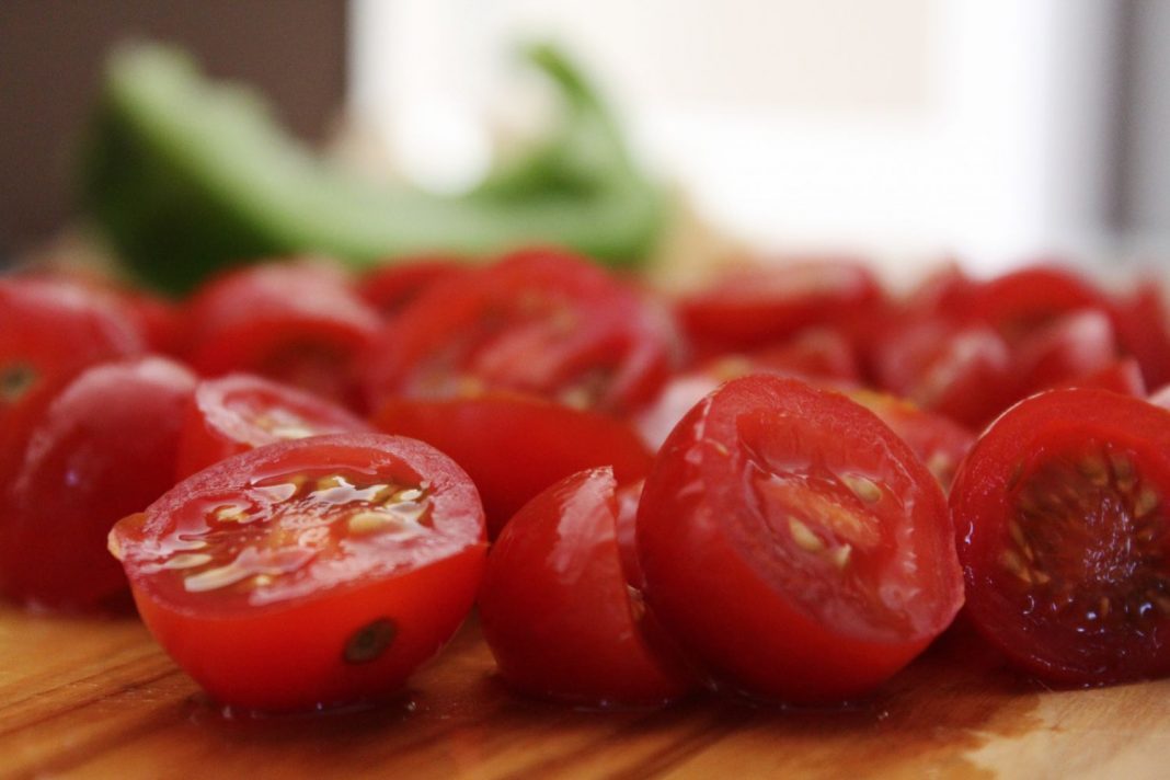 La receta de Jordi Cruz para un gazpacho de fresas sublime