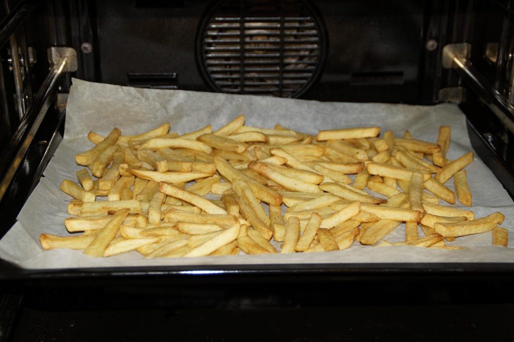 Patatas Fritas Al Horno La Manera 'Sana' De Hacerlas Crujientes Por Fuera Y Tiernas Por Dentro