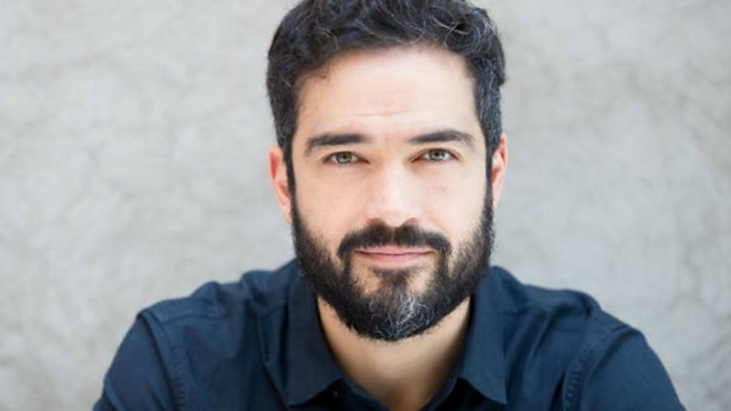 Alfonso Herrera, También En Netflix.