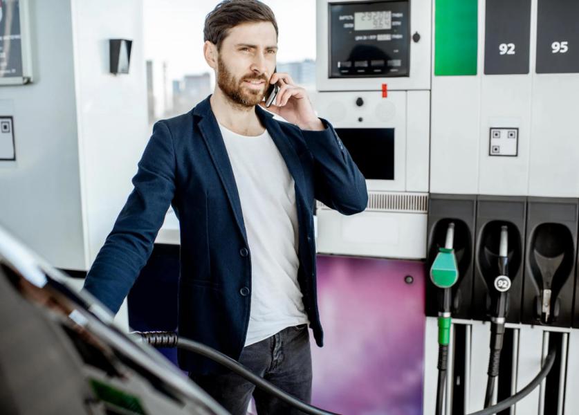 La Dgt Te Multa Por Distraerte En La Gasolinera