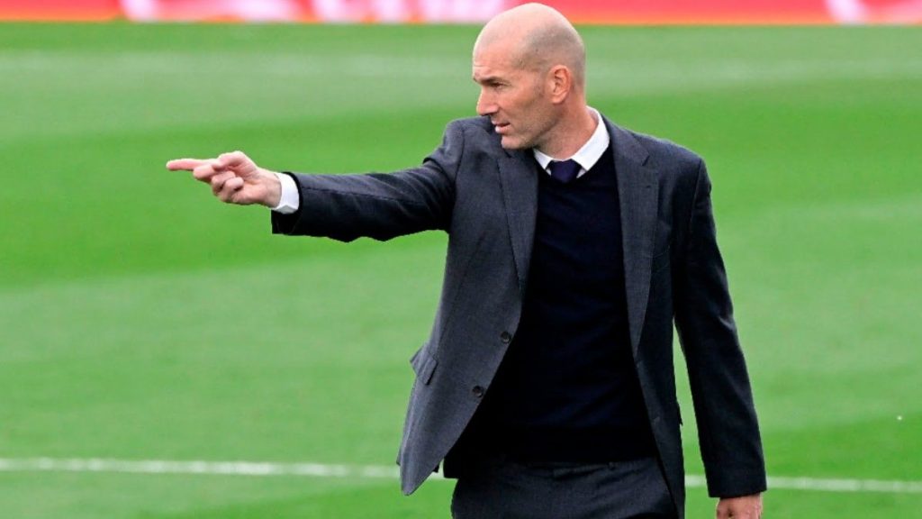 Usarán A Zinedine Zidane Para Que Fiche Con Ellos 