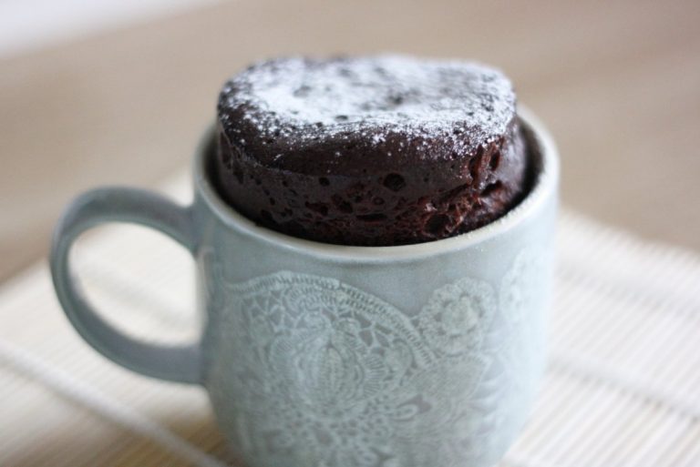 Cómo hacer un bizcocho de chocolate en el microondas en dos minutos