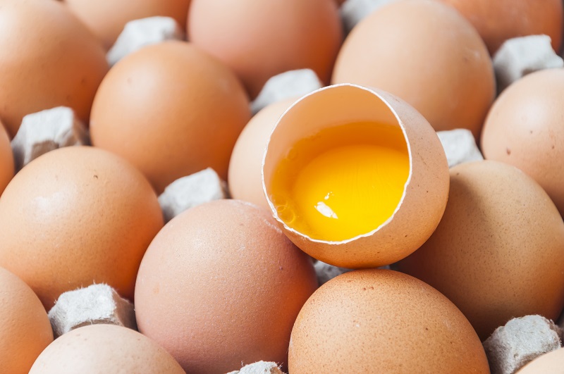 Esto es lo que le pasa a tu cuerpo si te comes la cáscara del huevo