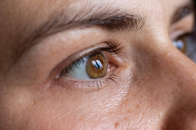 Élite Capilar emplea el método Zafiro para trasplantes de cejas