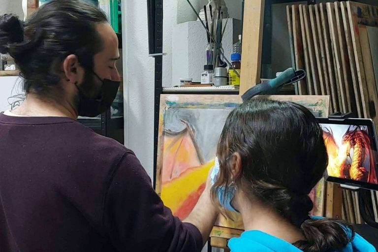 Estudio Ilógico convierte a los estudiantes en profesionales de la pintura y el dibujo