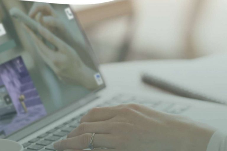 Auxilium da la posibilidad de contactar con un psicólogo de forma inmediata con su servicio de ayuda psicológica online