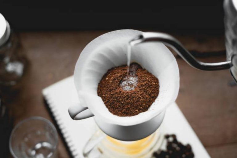 Café: el uso alternativo que sirve para ahuyentar insectos