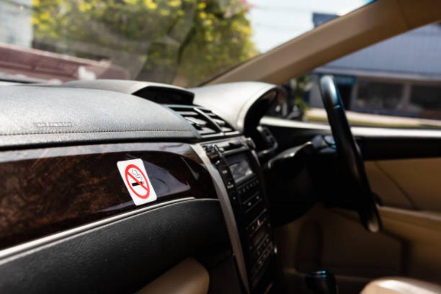 Multa De 100 Euros Por Distracción Al Volante