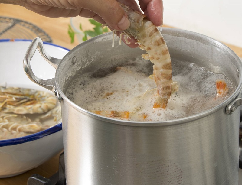 Langostinos Con Bechamel: Mira La Receta Y Olvida Para Siempre La Mayonesa