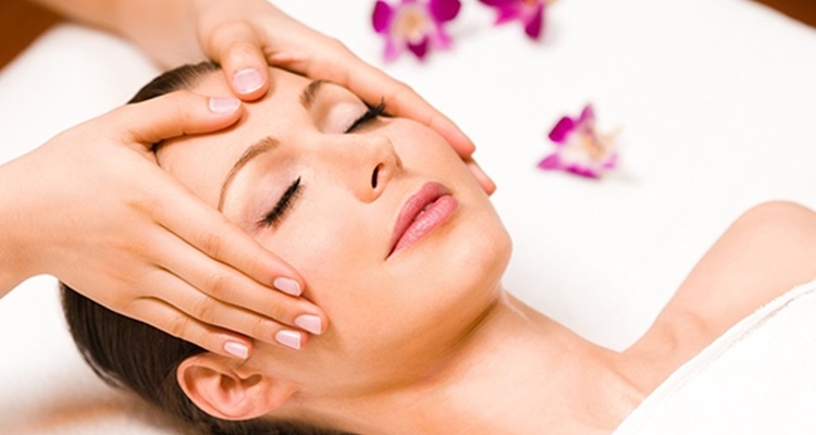 Masaje Facial Aceite Manchas Piel