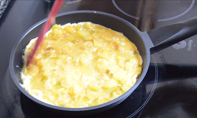 Este Ingrediente Eleva El Sabor De La Tortilla De Patatas A Otro Nivel