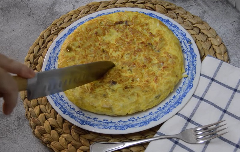 Este Ingrediente Eleva El Sabor De La Tortilla De Patatas A Otro Nivel