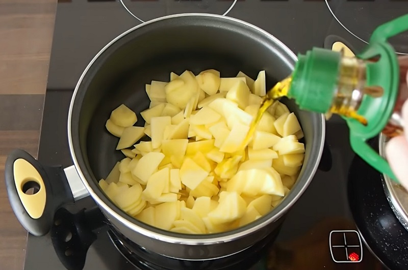 Tortilla De Patatas: Cómo Hacerla Con Cebolla Caramelizada