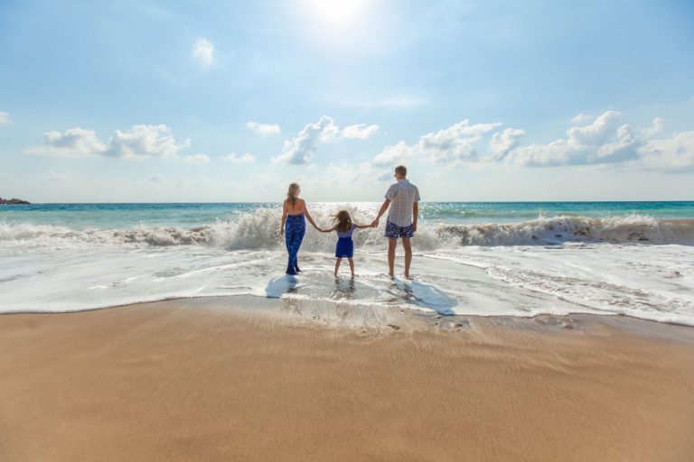 Los españoles vuelven a viajar, pero la inflación condiciona sus vacaciones