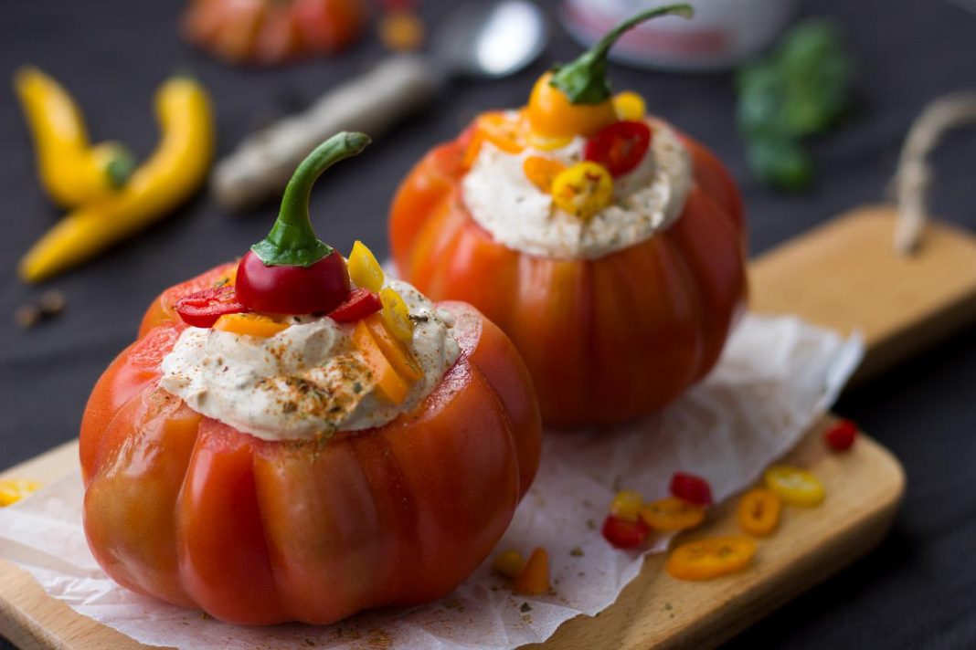 tomate relleno