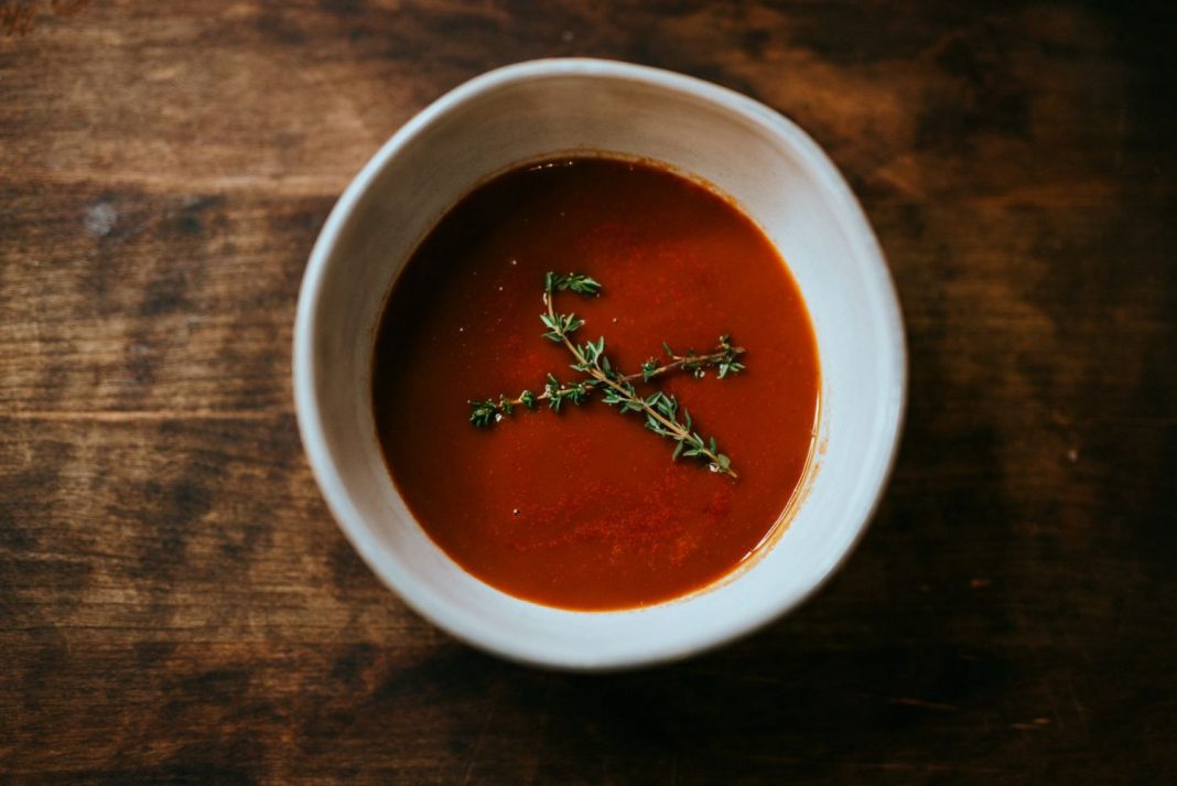 10 recetas de sopa fría que se convertirán en tus favoritas este verano