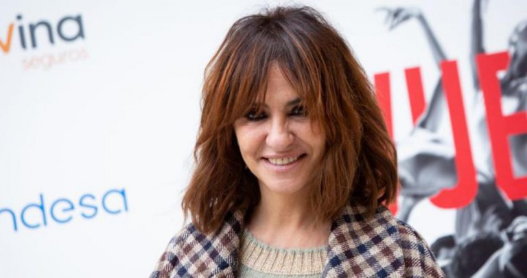 La foto en topless de Melani Olivares que ha revolucionado Instagram