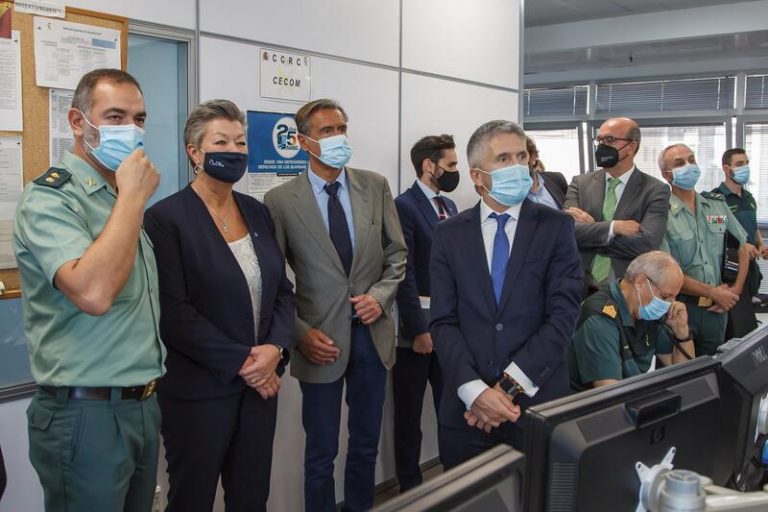 Marlaska y la comisaria de Interior viajan a Rabat, tras dos semanas de la muerte de migrantes en Melilla