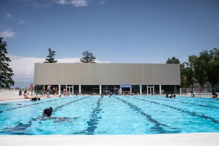 Las piscinas municipales superan el millón de entradas en los primeros dos meses de campaña