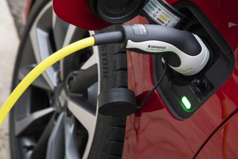 El precio medio del coche eléctrico de ocasión supera los 34.000 euros
