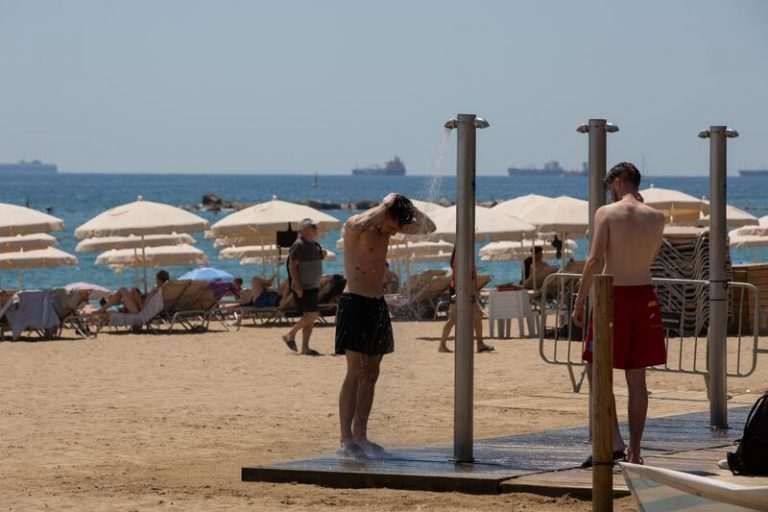 Más de 40 provincias en alerta este domingo por temperaturas máximas
