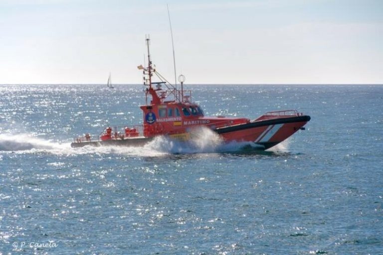 Rescatan una patera con 42 personas a 31 kilómetros de Lanzarote