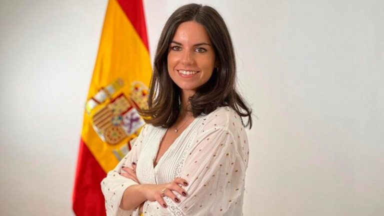 Vox sustituye a González-Robatto por María José Rodríguez de Millán como senadora autonómica