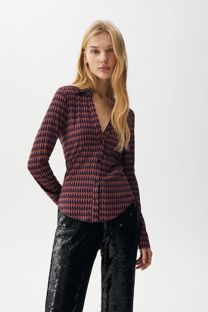 Camisa ajustada print geométrico