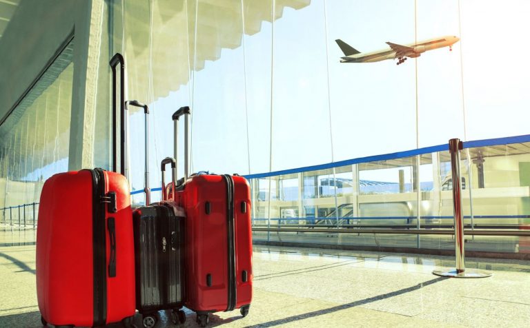 Esto es lo que la aerolínea tiene que pagarte por perder tu maleta