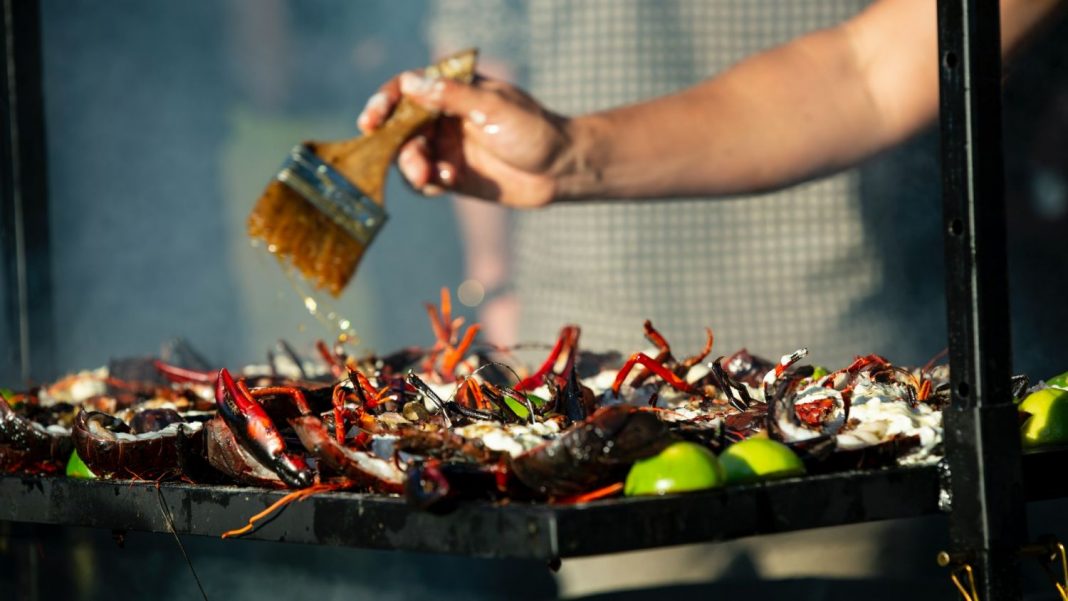 Cigalas a la barbacoa el truco para hacerlas en su punto