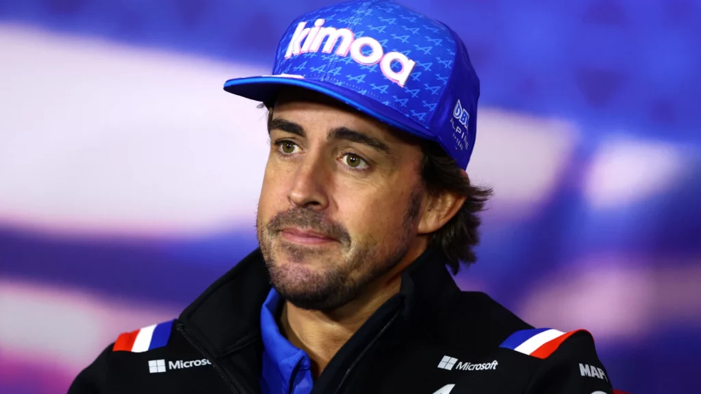 El rostro de preocupación de Fernando Alonso 
