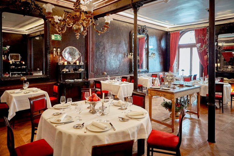 La cocina clásica francesa protagoniza la carta de verano del emblemático Lhardy