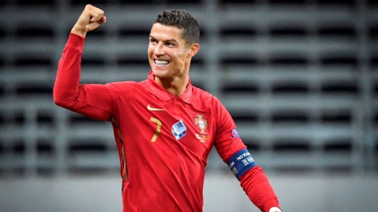 Los 10 futbolistas más ‘viejos’ que aún están en activo