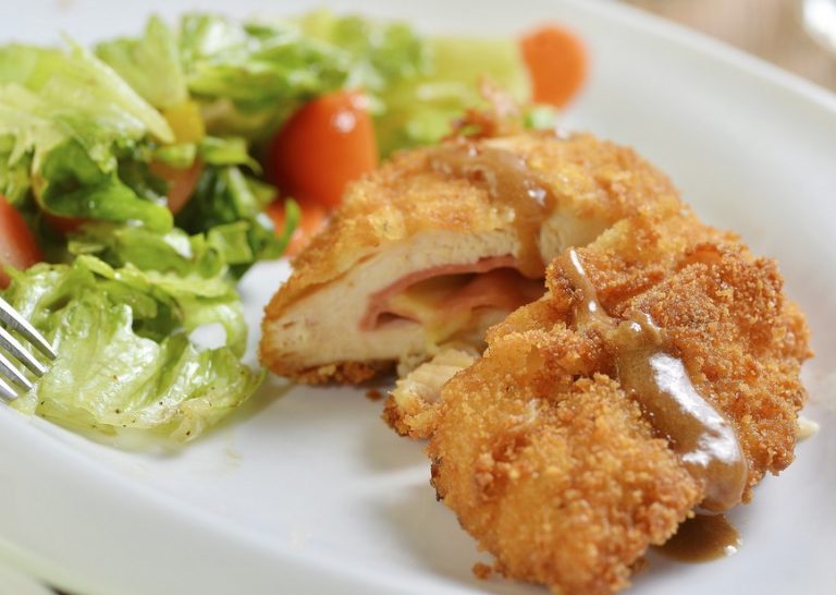 Pollo frito: la curiosa receta para que lo hagas relleno