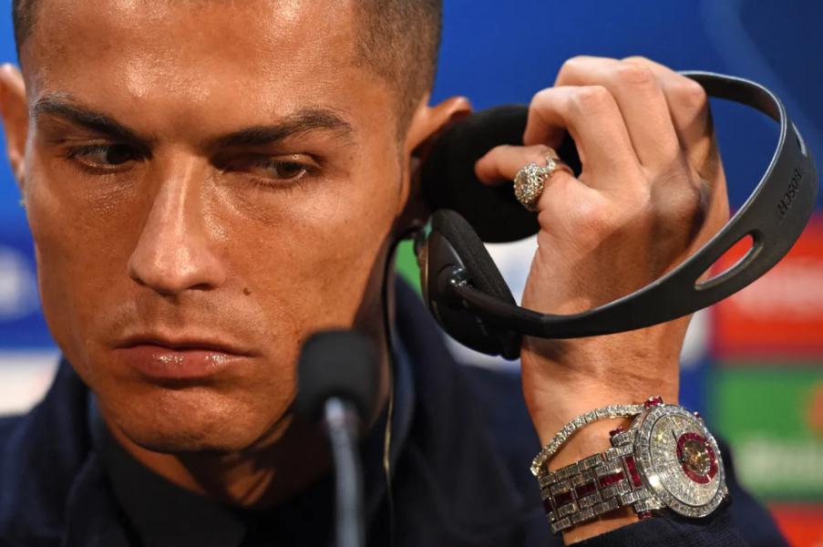 El reloj de oro y brillantes de Cristiano Ronaldo