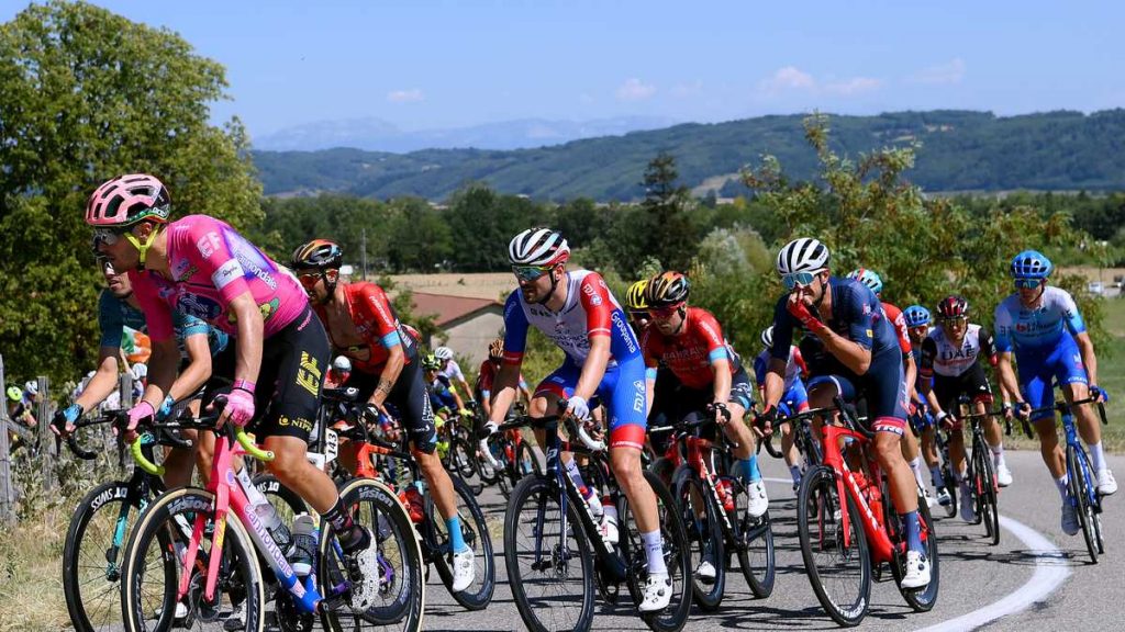 Se ponen bolsas de hielo en el Tour de Francia 